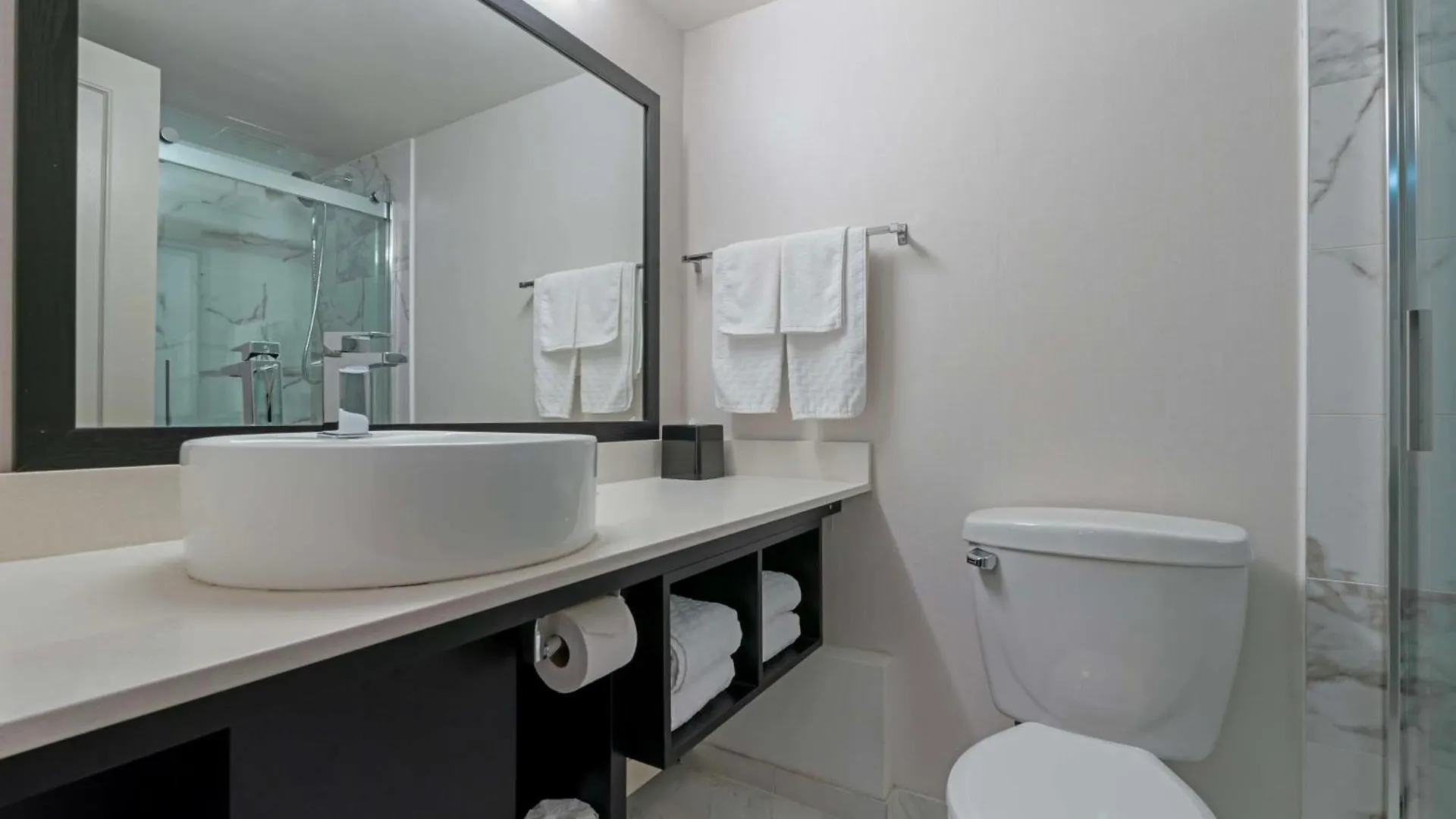 Best Western Plus Sands Vancouver 3*,